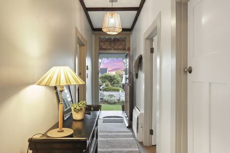 Photo of property in 15 Huia Road, Titirangi, Auckland, 0604