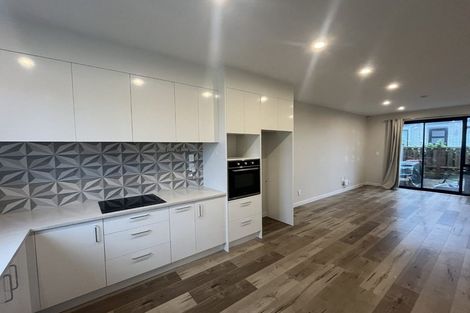 Photo of property in 3/86 Fred Taylor Drive, Westgate, Auckland, 0814