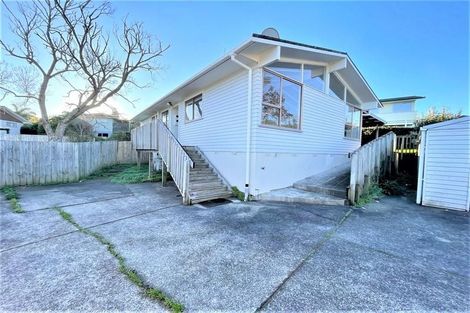 Photo of property in 19 Crompton Road, Massey, Auckland, 0614