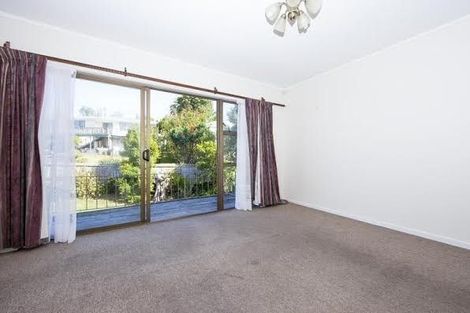 Photo of property in 3/41 Chatsworth Crescent, Pakuranga Heights, Auckland, 2010