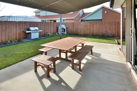 Photo of property in 18 William James Close, Mosgiel, 9024