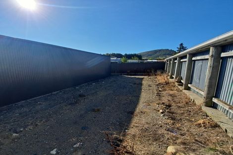 Photo of property in 2 Clifford Street, Clinton, 9534