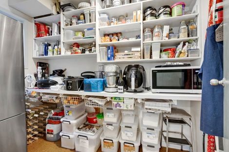 Photo of property in 1 Te Mara Place, Merrilands, New Plymouth, 4312