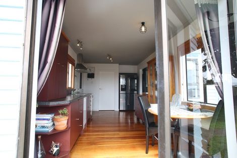 Photo of property in 13 York Crescent, Westown, New Plymouth, 4310