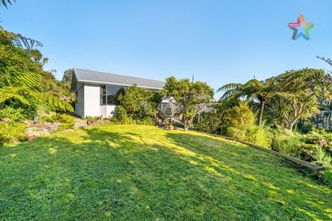 Photo of property in 24 Titiro Moana Road, Korokoro, Lower Hutt, 5012