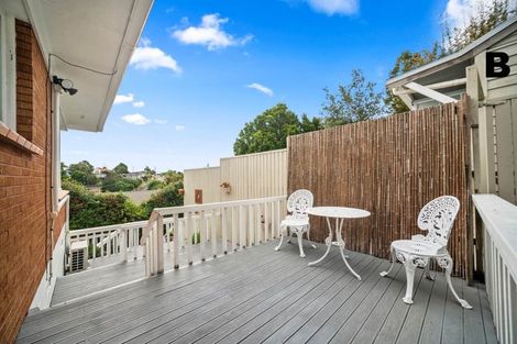 Photo of property in 49 Peach Road, Glenfield, Auckland, 0629