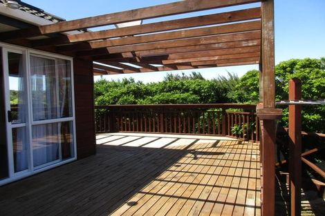 Photo of property in 25 Molyneux Close, Whitby, Porirua, 5024