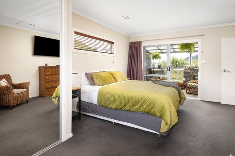 Photo of property in 14 Beach Road, Waikawa, Picton, 7220