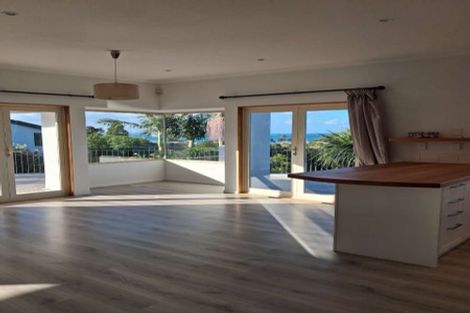Photo of property in 71 William Bayes Place, Red Beach, 0932