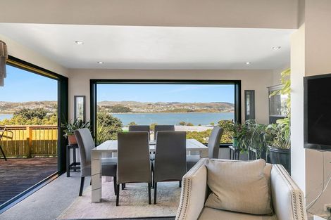 Photo of property in 14 Kahutea Terrace, Titahi Bay, Porirua, 5022