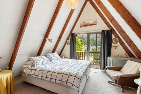 Photo of property in 19 Inverness Crescent, Arrowtown, 9302