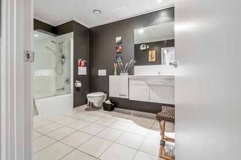 Photo of property in 12/72e Devonport Road, Tauranga, 3110