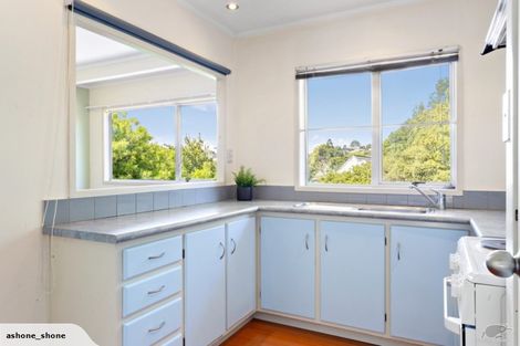 Photo of property in 1/2 Eastwood Rise, Browns Bay, Auckland, 0630