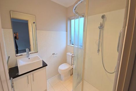 Photo of property in 21 Edgewood Way, Henderson, Auckland, 0612