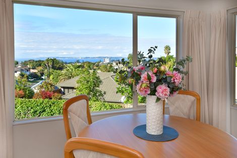 Photo of property in 4 Astor Place, Orewa, 0931