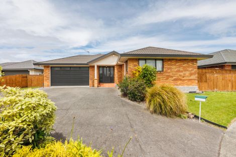 Photo of property in 14 Woodgate Court, Fitzherbert, Palmerston North, 4410
