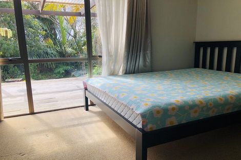 Photo of property in 11 Halldene Terrace, Red Beach, 0932