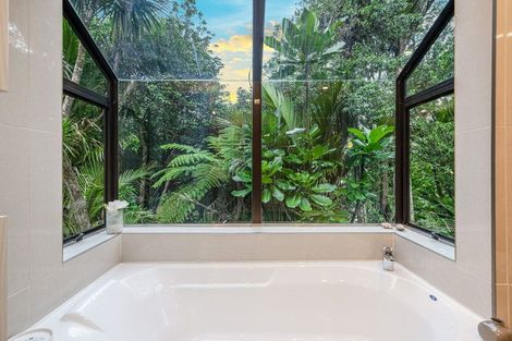 Photo of property in 576c South Titirangi Road, Titirangi, Auckland, 0604