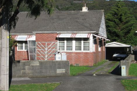 Photo of property in 15 Watkins Grove, Taita, Lower Hutt, 5011