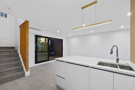 Photo of property in 28b Walker Road, Point Chevalier, Auckland, 1022