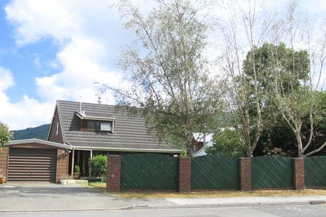 Photo of property in 37 Roband Crescent, Brown Owl, Upper Hutt, 5018