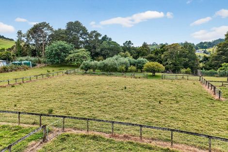 Photo of property in 32 Franklin Road, Paparoa, 0571