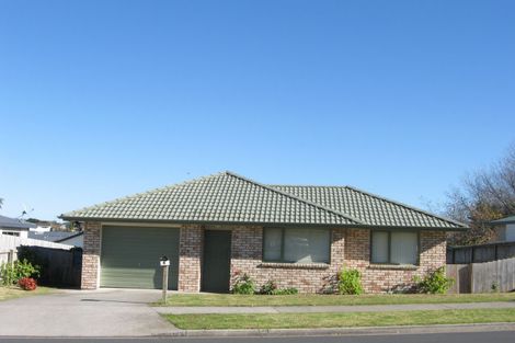 Photo of property in 5 Glenveagh Park Drive, Weymouth, Auckland, 2103