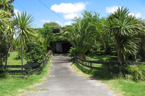 Photo of property in 125 Domain Crescent, Muriwai, Waimauku, 0881