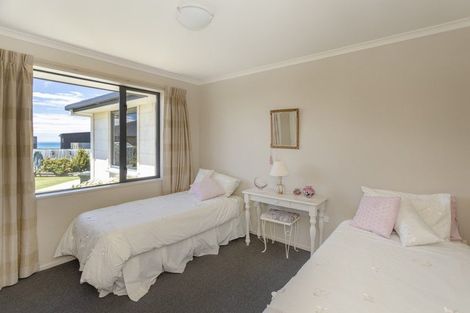 Photo of property in 22 North Ridge Drive, Oamaru North, Oamaru, 9400