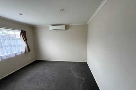 Photo of property in 16 Monash Place, Flat Bush, Auckland, 2016