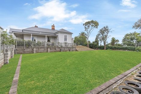Photo of property in 2 Collingwood Road, Waiuku, 2123
