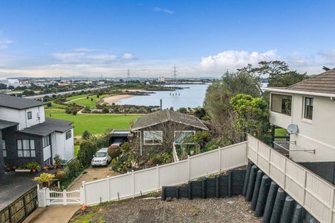 Photo of property in 2/32 Seacliffe Road, Hillsborough, Auckland, 1042