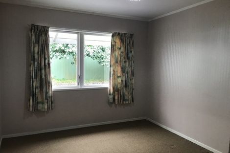 Photo of property in 37 Takapu Street, Henderson, Auckland, 0612