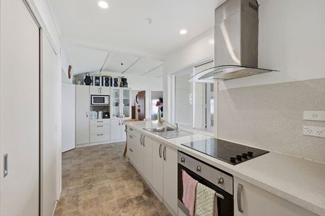 Photo of property in 63a Torkar Road, Clarks Beach, 2122