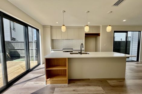 Photo of property in 8 Babos Avenue, Kumeu, 0810