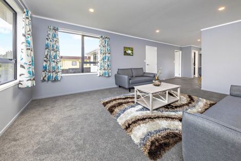 Photo of property in 4 Ririno Place, Manurewa, Auckland, 2102