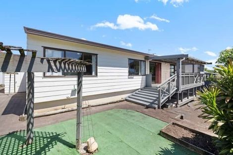 Photo of property in 2/25 De Quincey Terrace, Highland Park, Auckland, 2010