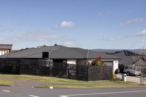 Photo of property in 1 Anglers Way, Omokoroa, 3114