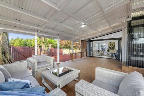 Photo of property in 200 Mahia Road, Weymouth, Auckland, 2103