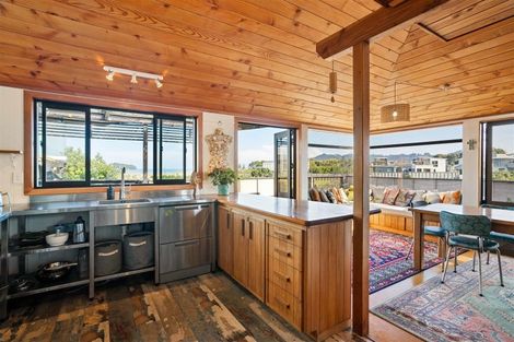 Photo of property in 116 Saint Patricks Row, Whangamata, 3620