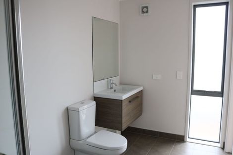 Photo of property in 94 Hobsonville Point Road, Hobsonville, Auckland, 0616