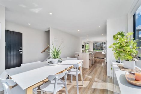 Photo of property in 16 Seafarer Crescent, Stanmore Bay, Whangaparaoa, 0932