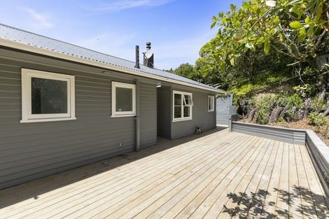 Photo of property in 138 Miromiro Road, Normandale, Lower Hutt, 5010