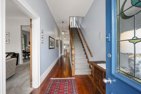 Photo of property in 33 Grove Road, Kelburn, Wellington, 6012