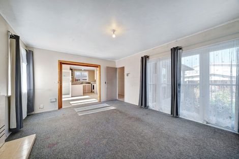 Photo of property in 3 Cobham Crescent, Kelston, Auckland, 0602