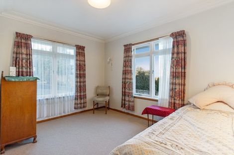 Photo of property in 83 Pupuke Road, Northcote, Auckland, 0627