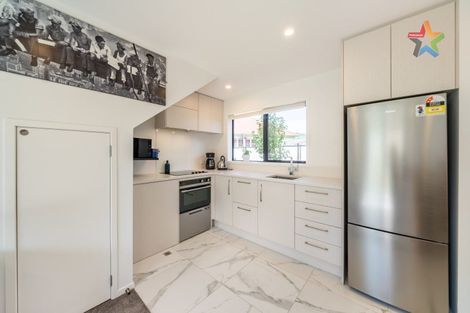 Photo of property in 2/10 Avery Grove, Boulcott, Lower Hutt, 5011