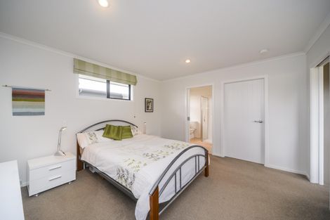 Photo of property in 7 The Oaks, Awapuni, Palmerston North, 4412