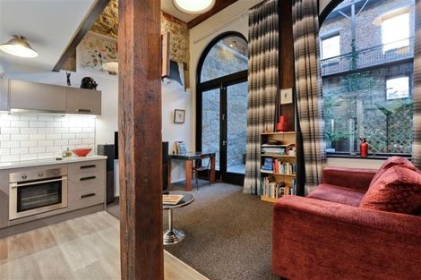 Photo of property in 3/5 Jetty Street, Dunedin Central, Dunedin, 9016