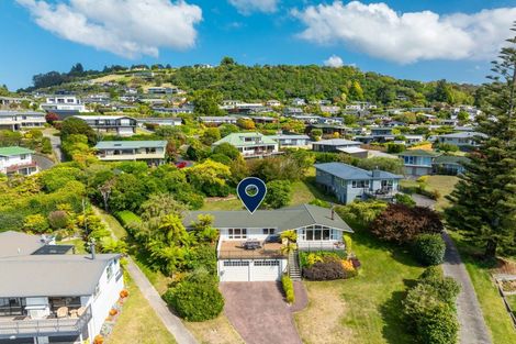 Photo of property in 8 Earle Place, Acacia Bay, Taupo, 3330